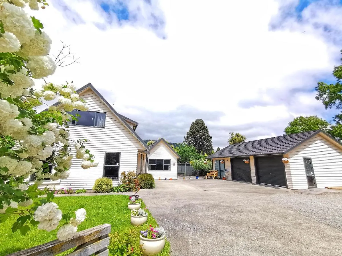 Atarau Grove Studio Paraparaumu 0*,